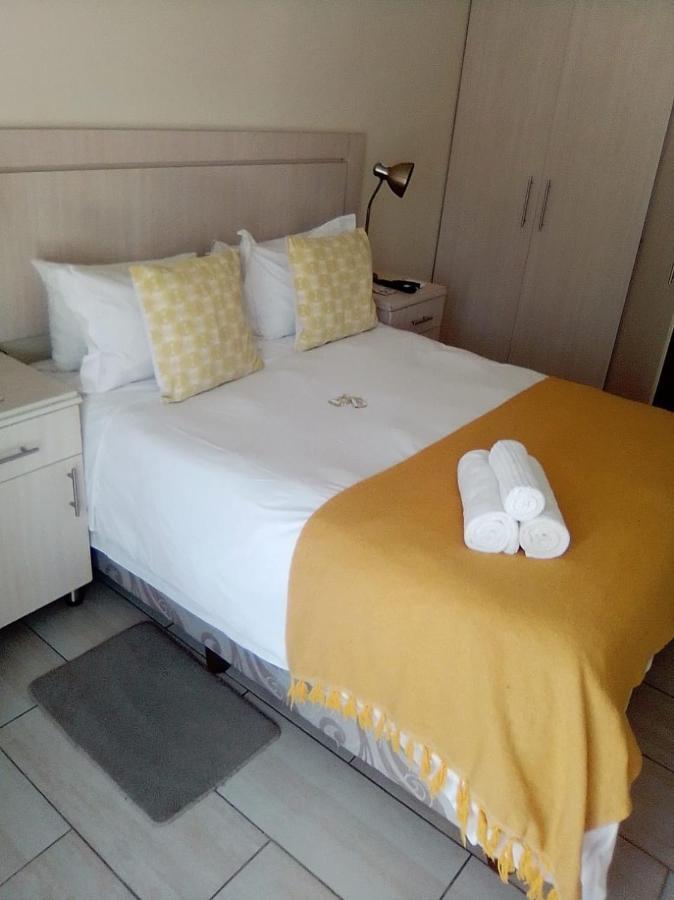 Lightstone Guesthouse Centurion Bagian luar foto